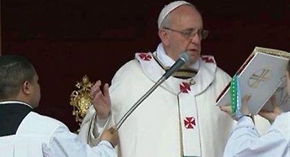 Ειρήνη στον κόσμο ζήτησε ο Πάπας στην αναστάσιμη λειτουργία