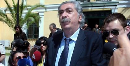 Ο «κοντός» και ο «Μάκαρος»