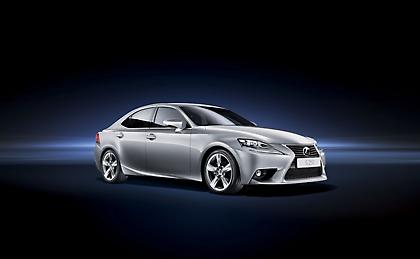 Νέο Lexus IS με δυναμική εμφάνιση