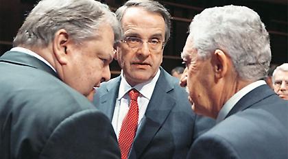 Πρέσινγκ Βενιζέλου – Κουβέλη σε Σαμαρά για χαράτσι και ανασχηματισμό