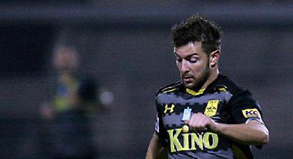 Με έξι απουσίες…