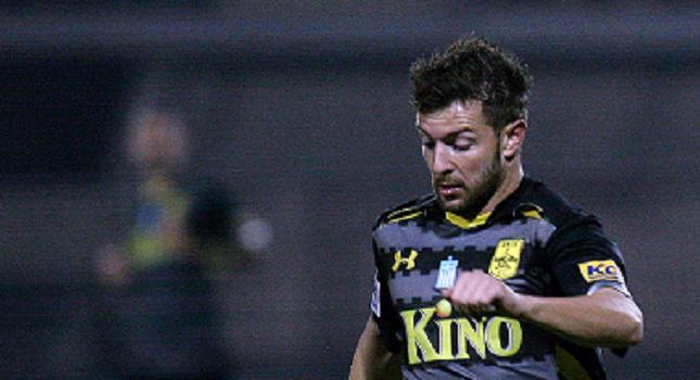 Με έξι απουσίες…