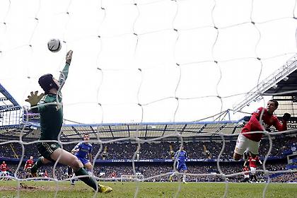 Μπρος γκρεμός και πίσω ρέμα για Τσέλσι