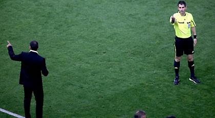 Ο Δώνης, ο Μουρίνιο και η… μπάλα (vid)