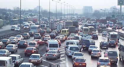 Προβλήματα στους δρόμους λόγω του ψιλόβροχου