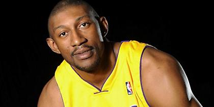 Από τους Λέικερς... στις Φιλιππίνες