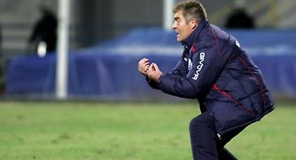 Υπέγραψε και ξεκίνησε τη… δουλειά