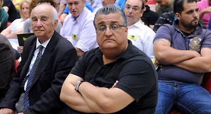 Με τη βούλα… Σκόρδας