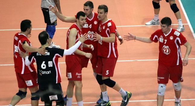 «Αγγίζει» τον τελικό ο Ολυμπιακός