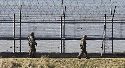 Ενισχύουν τους φράχτες συνόρων με τη Ν.Κορέα στρατιώτες