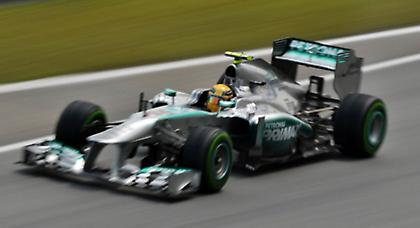 Και τις Κυριακές δουλεύει ο Χάμιλτον