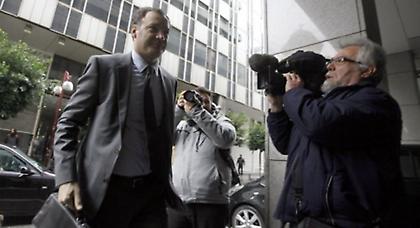 Σε εξέλιξη η συνάντηση Στουρνάρα με την Τρόικα