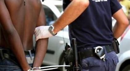 Αλλοδαπός κρατούσε παράνομα διαβατήρια Γκάνας