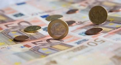 Καταρρέουν οι εισπράξεις από ΦΠΑ και έμμεσους φόρους