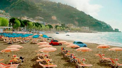 Το Fiat 500 από το Αμάλφι στη Μύκονο