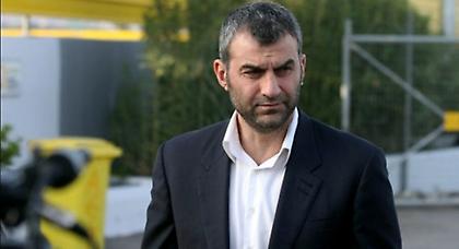 Τρώνε «πόρτα» από Δέλλα