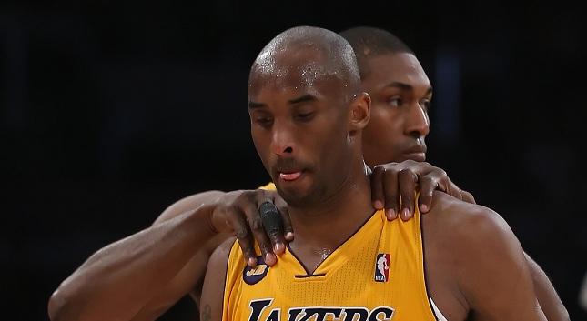 Μηνύματα συμπαράστασης από Λεμπρόν και άλλους σε Κόμπι