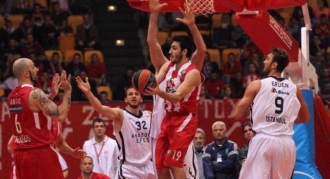 Ο Ολυμπιακός «έπνιξε» την Εφές στον Βόσπορο