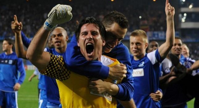 Στην κορυφή από το πουθενά!