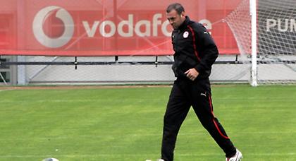 Ανατολάκης: «Ο κόσμος ζει και αναπνέει για τα ντέρμπι»