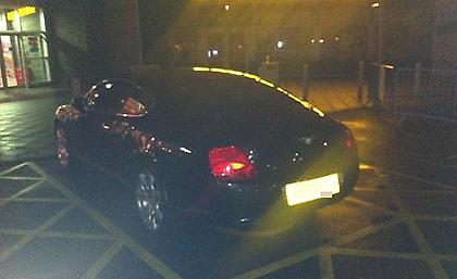 Πάρκαρε σε θέση αναπήρων ο Χαρτ