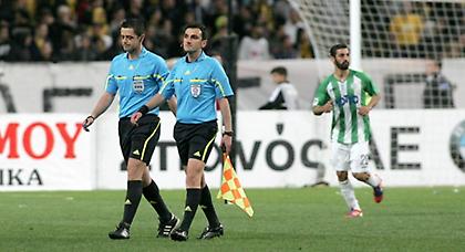 Χαμός στο ΟΑΚΑ στην αποχώρηση των διαιτητών (video)