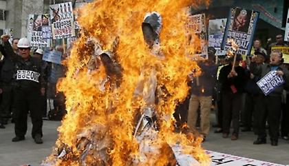 Με επίθεση απειλεί η Βόρεια Κορέα