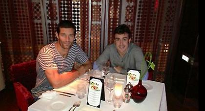 Δείπνο με φίλους και… αιχμές