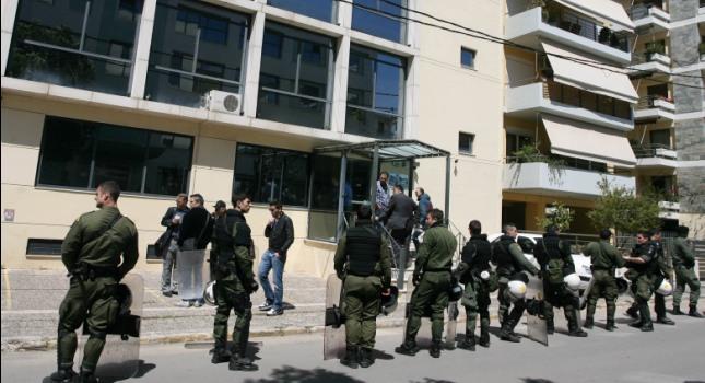 Κλείνουν την Κηφισίας οι οπαδοί της ΑΕΚ