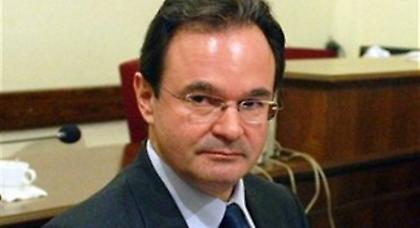 Την ύποπτη τροπολογία Παπακωνσταντίνου ψάχνει η Προανακριτική