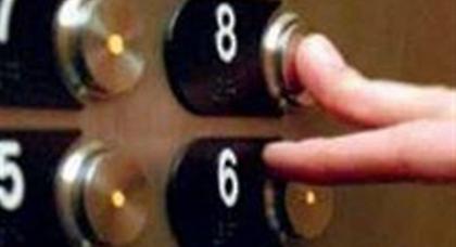 Ξενοδόχος έμεινε κλεισμένος επί 4 ημέρες στο ασανσέρ του ξενοδοχείου του