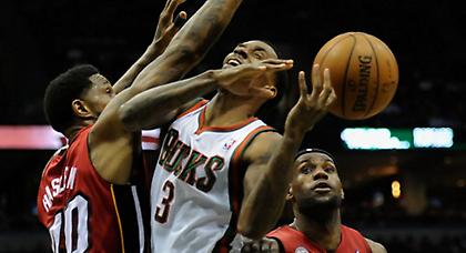 Με το δεξί οι Χιτ