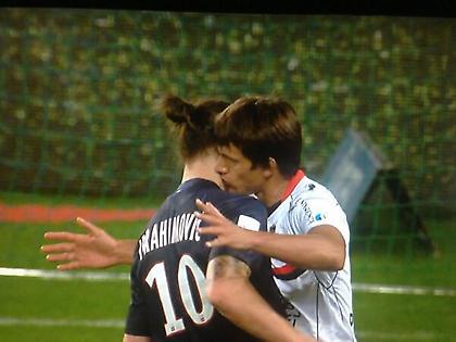 Το σημάδι στο λαιμό του… (video)