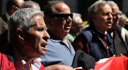 Νέο ψαλίδι σε ένα εκατομμύριο επικουρικές συντάξεις