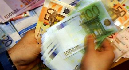 Φουντώνουν οι πιέσεις για μείωση των επιτοκίων