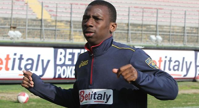 Σεξ, κλοπή και ξύλο από τρανσέξουαλ σε ποδοσφαιριστή της Λέτσε!