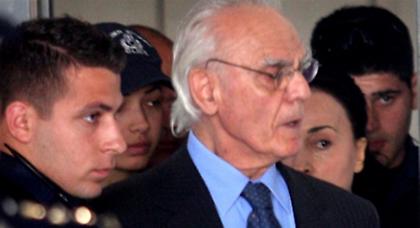 Ο εξάδερφος Ζήγρας «τελειώνει» τον Ακη στη δίκη