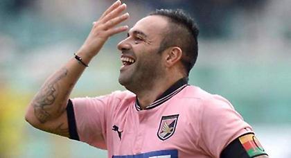 Ζήτησε από τηλεοράσεως να στήσουν παιχνίδια