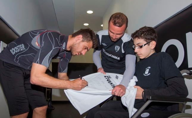 Του έφτιαξαν τη μέρα