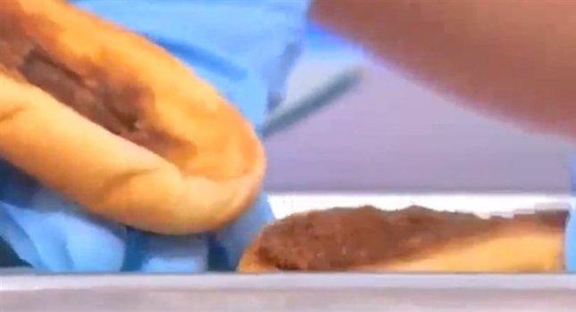 Δείτε το χάμπουργκερ που παραμένει αναλλοίωτο έπειτα από 14 χρόνια!
