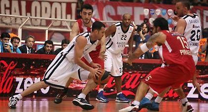 Φάρμαρ: «Το άξιζε ο Ολυμπιακός»