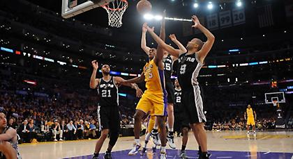 Διέσυραν τους Λέικερς στο σπίτι τους