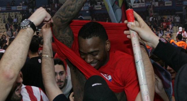 Στιγμές χαλάρωσης για τον Πάουελ