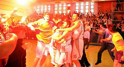 «Κάηκε» το κλειστό! (pics)