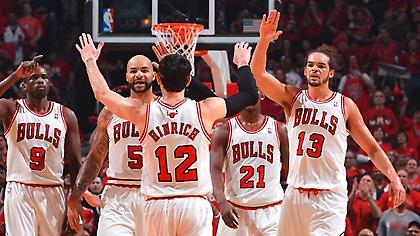 Έπος τριών παρατάσεων για Μπουλς