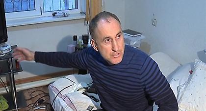 Ο πατέρας των βομβιστών της Βοστώνης ανέβαλε το ταξίδι του στις ΗΠΑ