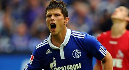 Ακόμα σκοράρει...