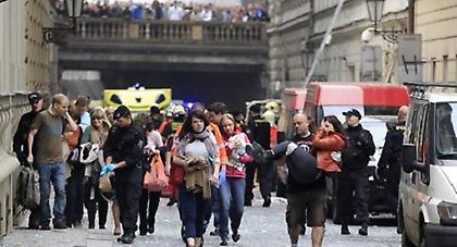 Κατέρρευσε κτίριο στην Πράγα