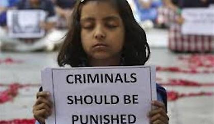 Ινδία: Πέθανε το 4χρονο κοριτσάκι που είχε πέσει θύμα βιασμού