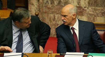 Απειλή διάσπασης στο ΠΑΣΟΚ από τον πόλεμο Βενιζέλου-Παπανδρέου